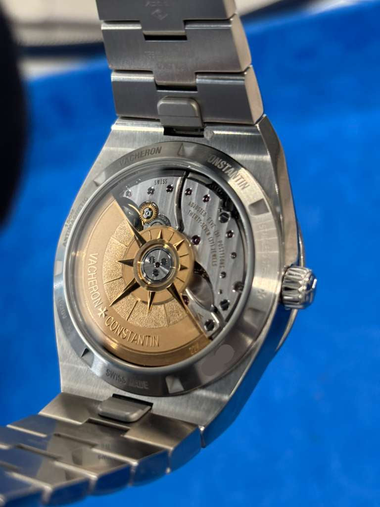 Vacheron Constantin - Overseas - 41 MM - Stainless Steel - Blue Dial - 4520V/210A-B128