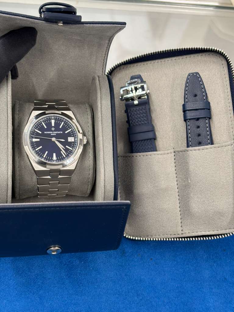 Vacheron Constantin - Overseas - 41 MM - Stainless Steel - Blue Dial - 4520V/210A-B128