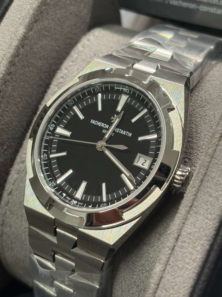 Vacheron Constantin Overseas Stainless Steel 41 MM - Stainless Steel Bracelet - Black Dial - 4520V/210A-B483