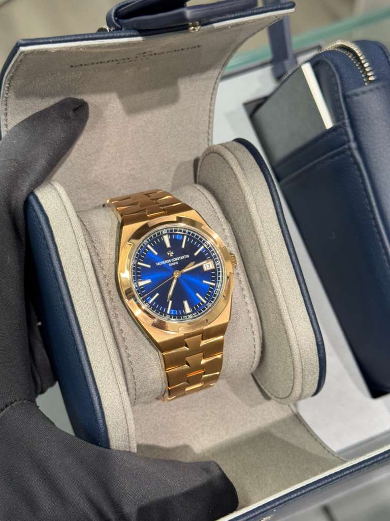 Vacheron Constantin - Overseas - 41 MM - Rose Gold - Blue Dial - 4520V/210R-B705