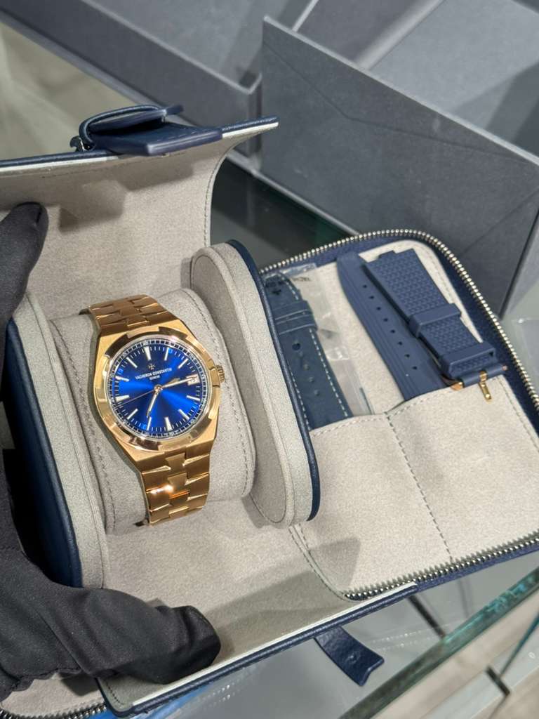 Vacheron Constantin - Overseas - 41 MM - Rose Gold - Blue Dial - 4520V/210R-B705