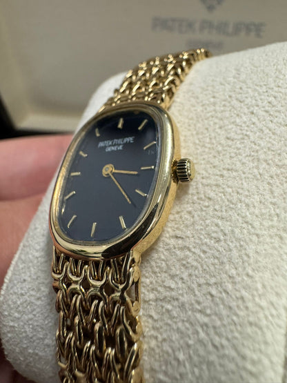 Patek Philippe Golden Ellipse - Yellow Gold - 20 MM x 23.5 MM - Blue Dial - 4764/1j