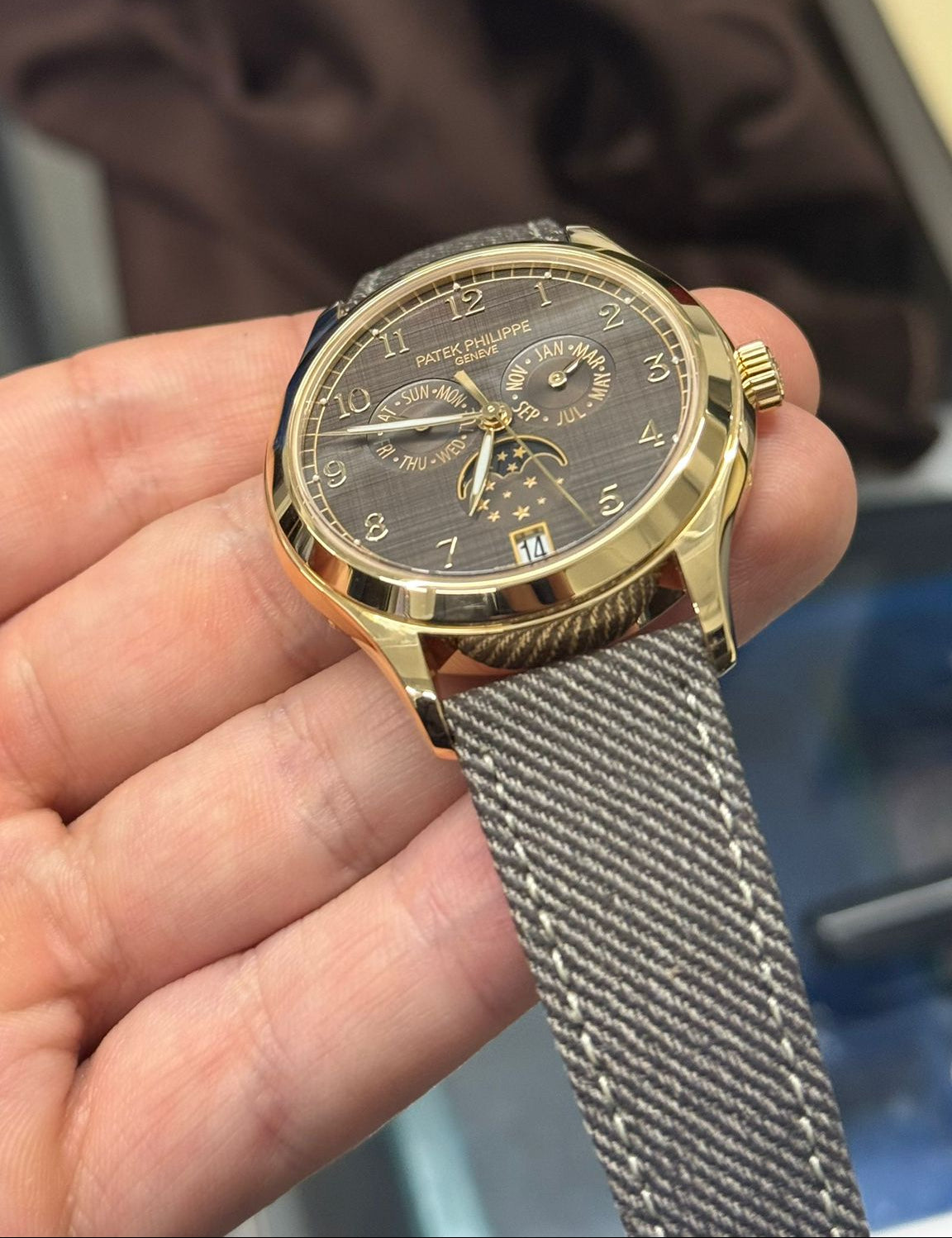 Patek Philippe Complications - 38 MM - Rose Gold - Chestnut Dial - 4946R-001