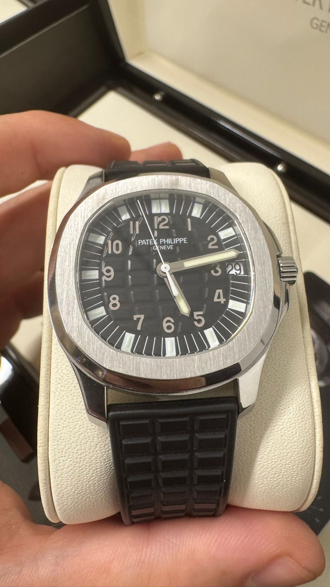 Patek Philippe Aquanaut - 37 MM - Steel - 5065A-001