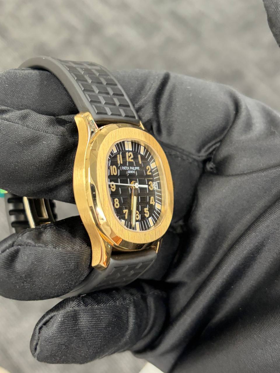Patek Philippe Aquanaut - 36 MM - Yellow Gold - 5066J