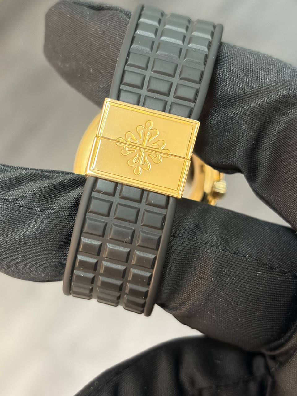 Patek Philippe Aquanaut - 36 MM - Yellow Gold - 5066J