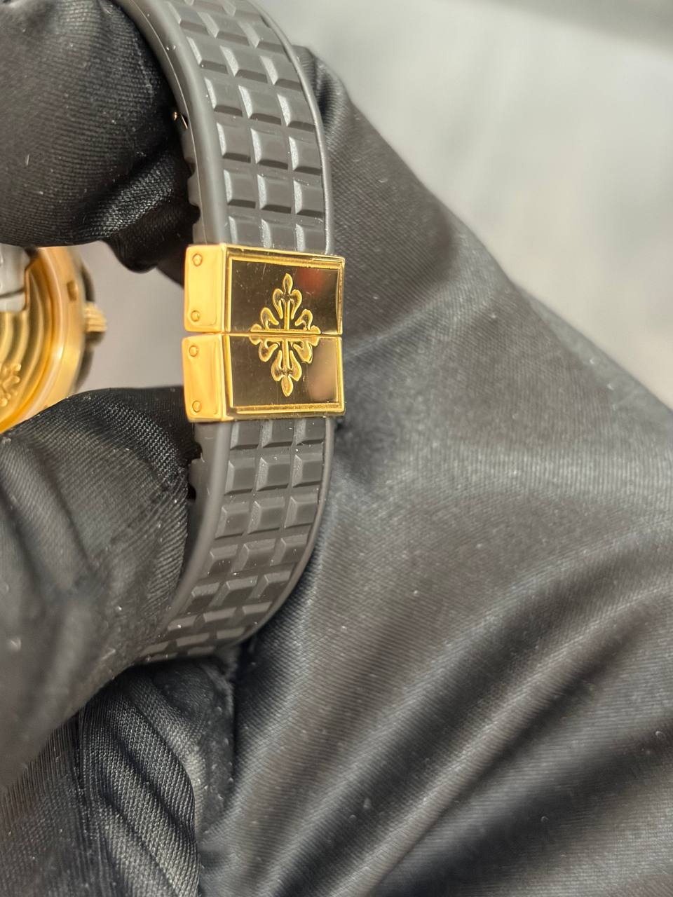 Patek Philippe Aquanaut - 36 MM - Yellow Gold - 5066J