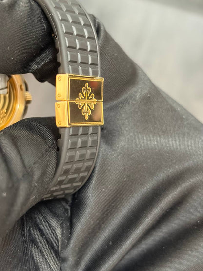 Patek Philippe Aquanaut - 36 MM - Yellow Gold - 5066J