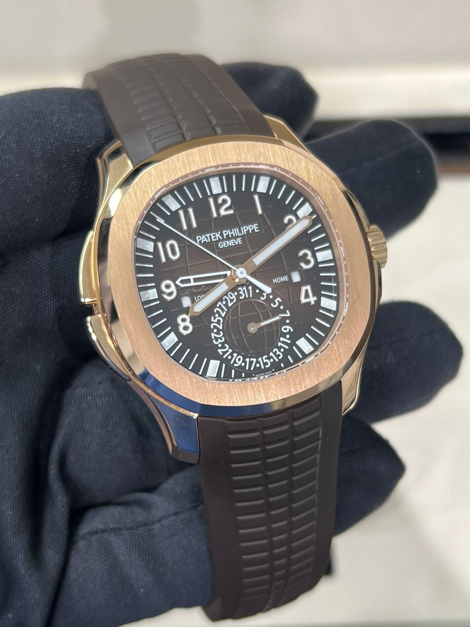 Patek Philippe Aquanaut - Travel Time - 40.8MM - Rose Gold - 5164R-001