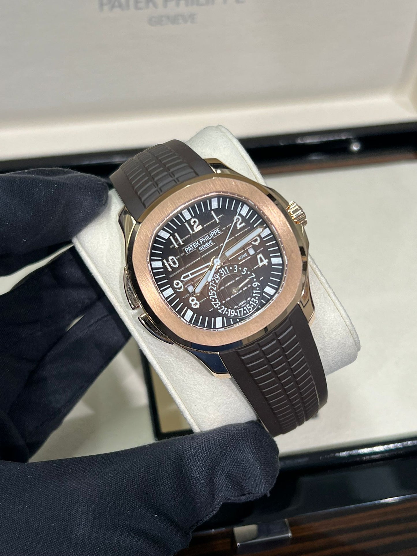 Patek Philippe Aquanaut - Travel Time - 40.8MM - Rose Gold - 5164R-001