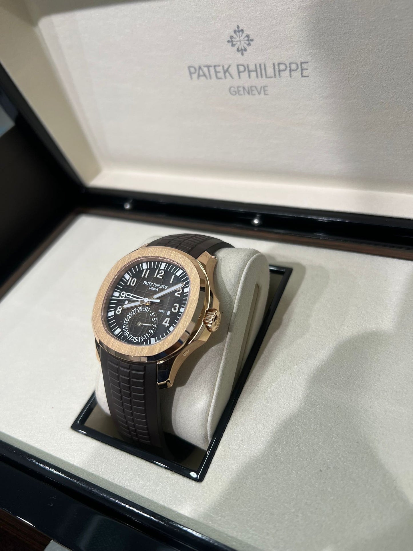 Patek Philippe Aquanaut - Travel Time - 40.8MM - Rose Gold - 5164R-001