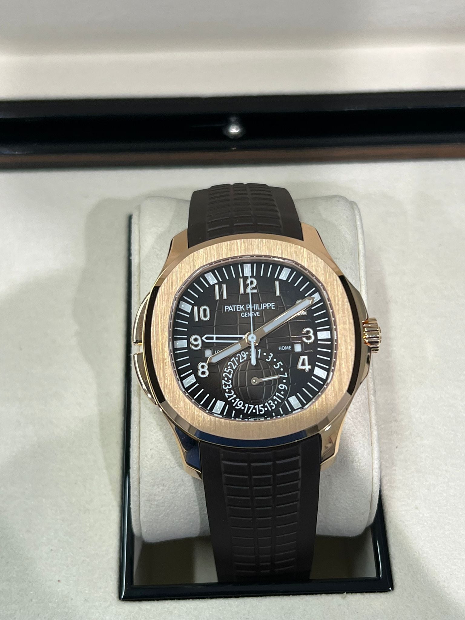 Patek Philippe Aquanaut - Travel Time - 40.8MM - Rose Gold - 5164R-001