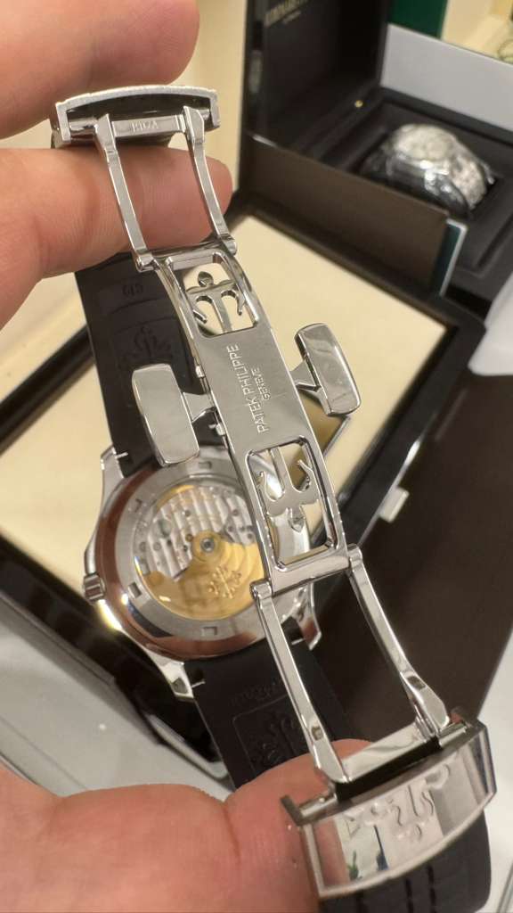 Patek Philippe Aquanaut - 40 MM - Steel - 5167A-001