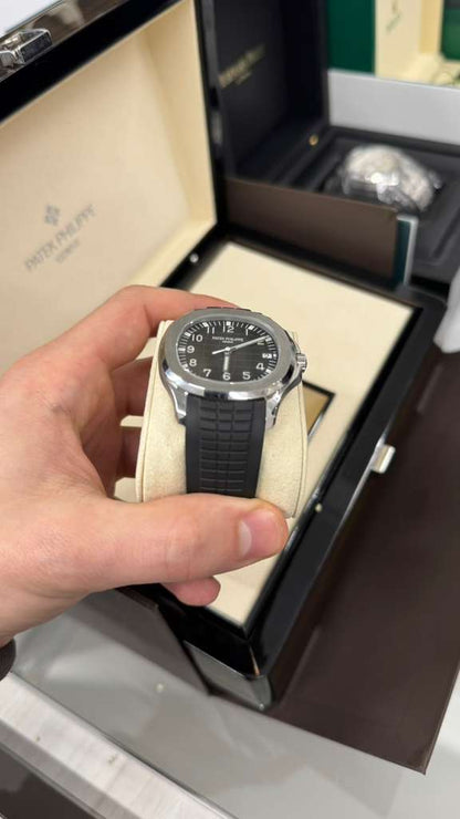 Patek Philippe Aquanaut - 40 MM - Steel - 5167A-001