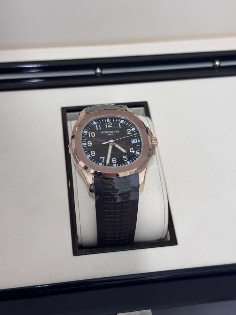 Patek Philippe Aquanaut - 40MM - Rose Gold - 5167R-001