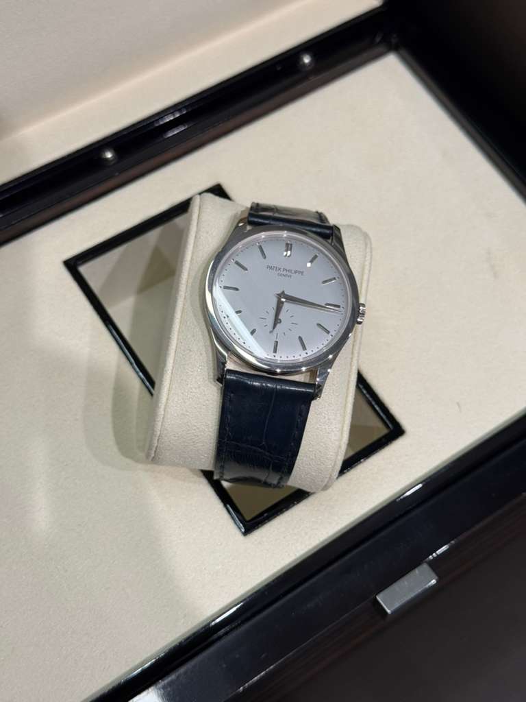 Patek Philippe Calatrava - 37 MM - White Gold - 5196G