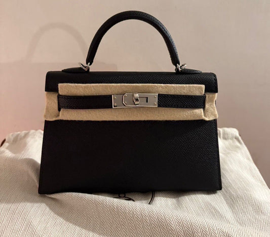 Hermès Kelly 20 - Black Epsom Leather - Palladium Hardware - K20BEPHW
