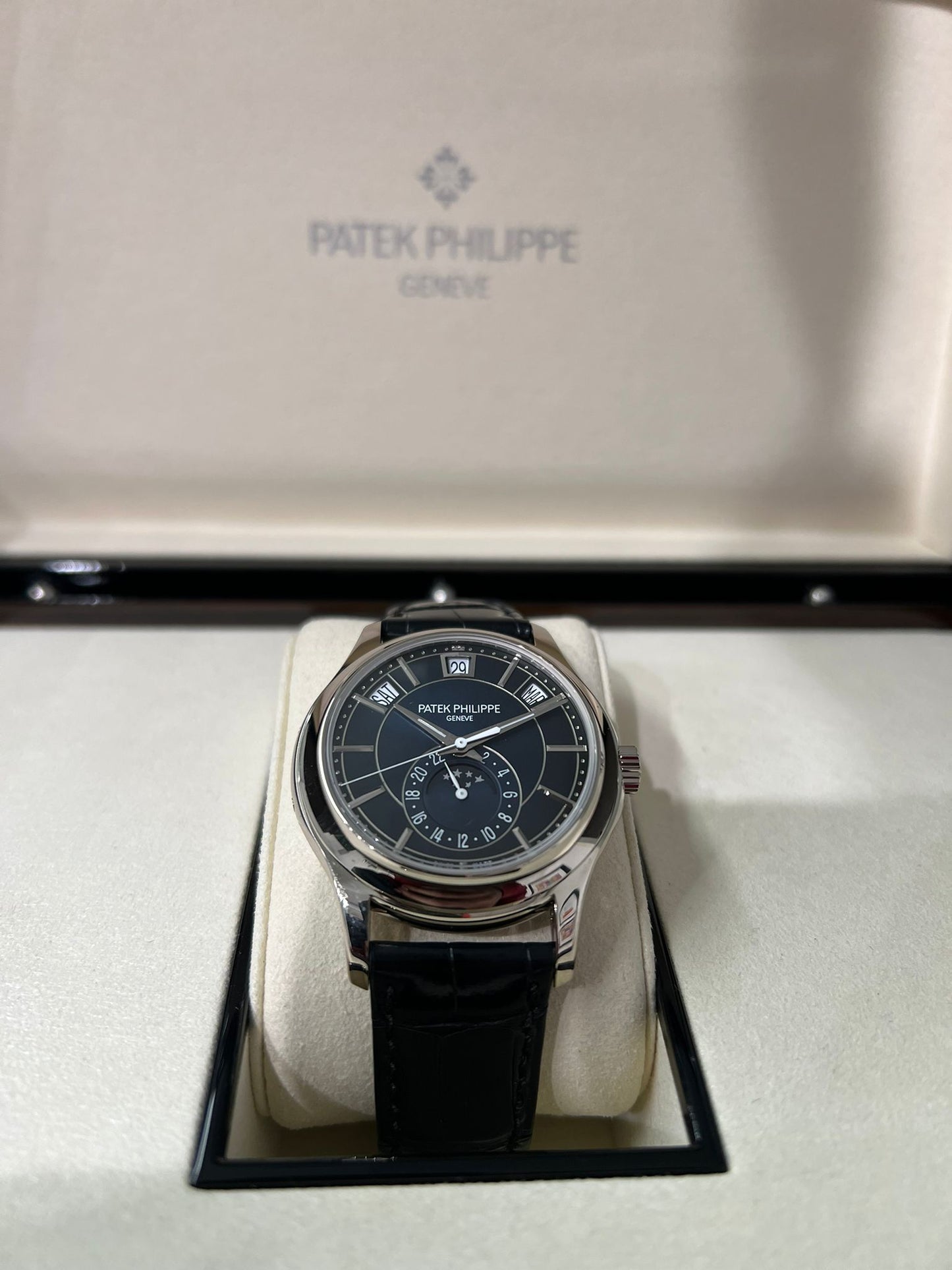 Patek Philippe Complications - Moonphase - 40 MM - White Gold - 5205G-013