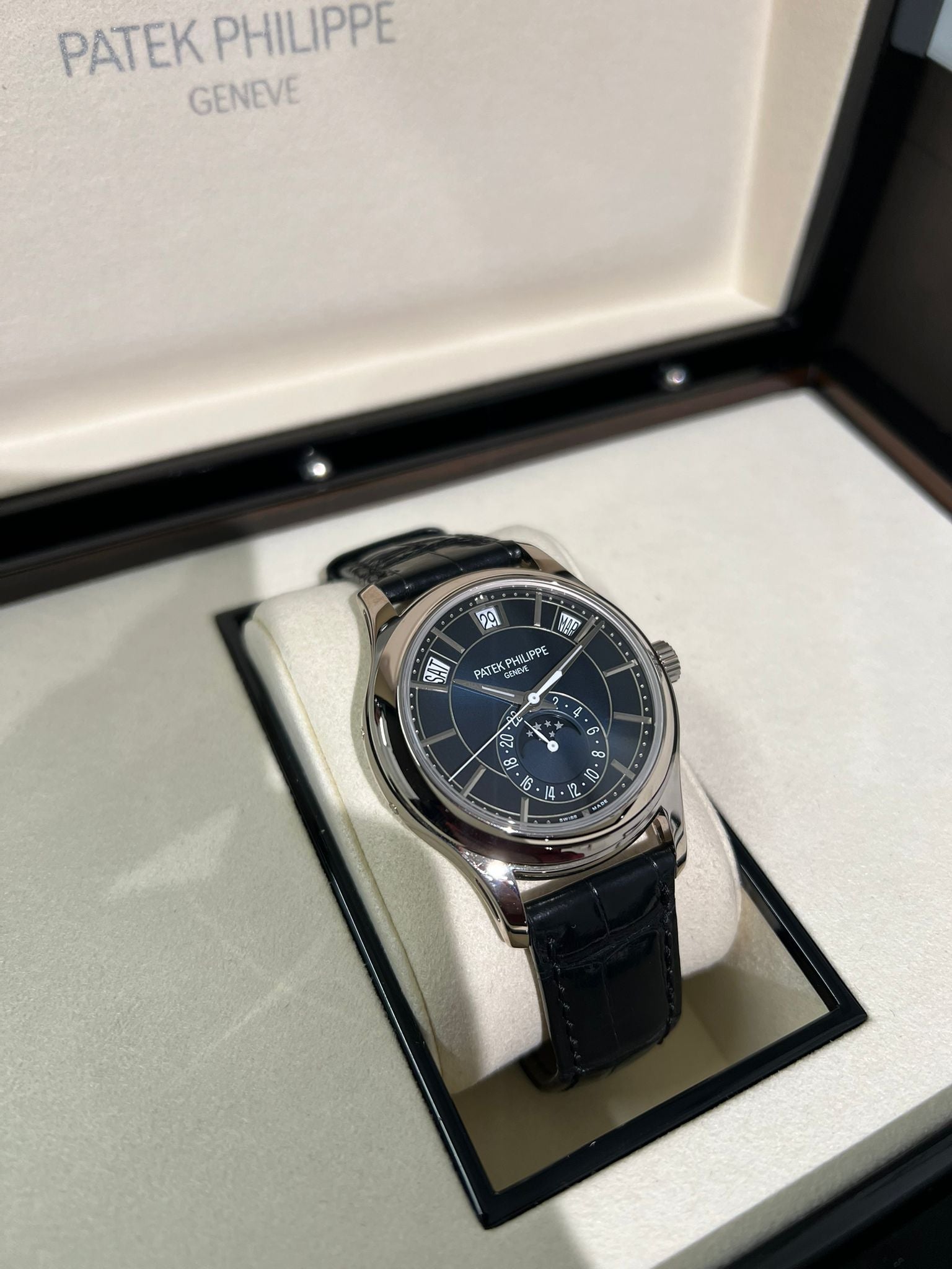 Patek Philippe Complications - Moonphase - 40 MM - White Gold - 5205G-013