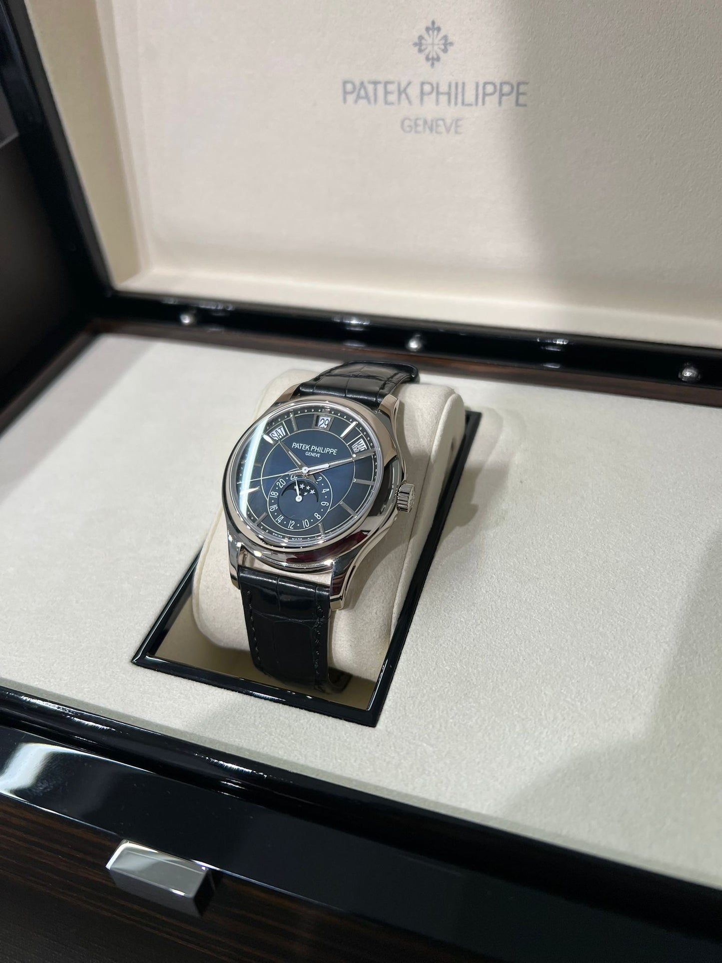 Patek Philippe Complications - Moonphase - 40 MM - White Gold - 5205G-013