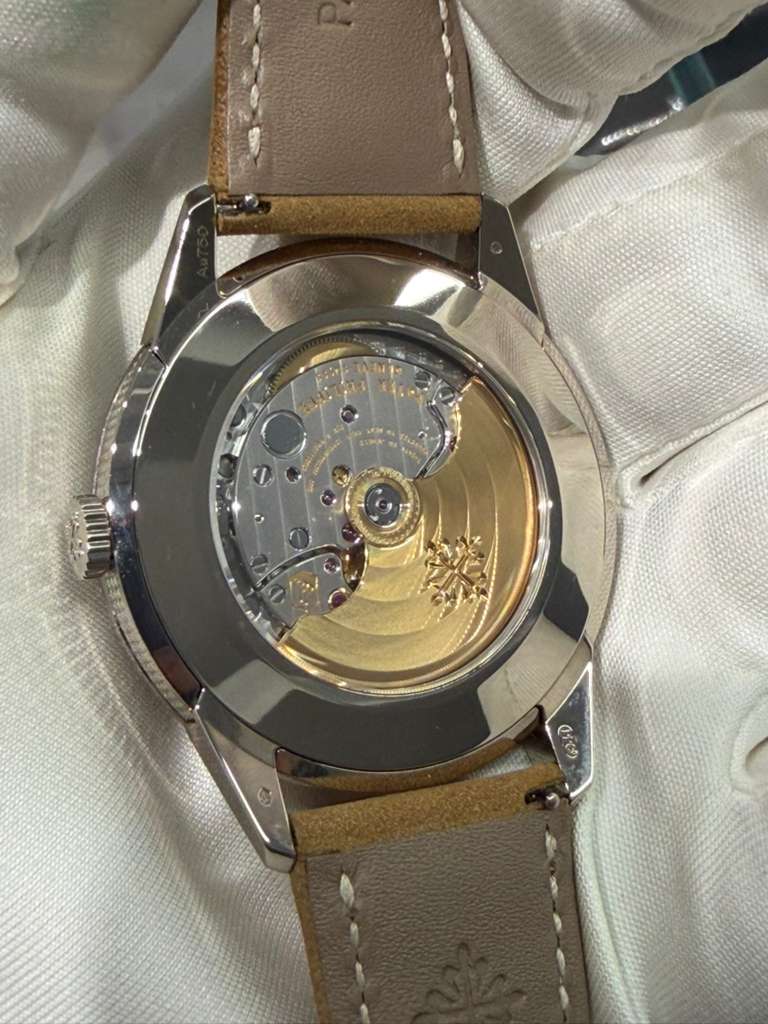Patek Philippe Calatrava - 40 MM - White Gold - 5226G-001