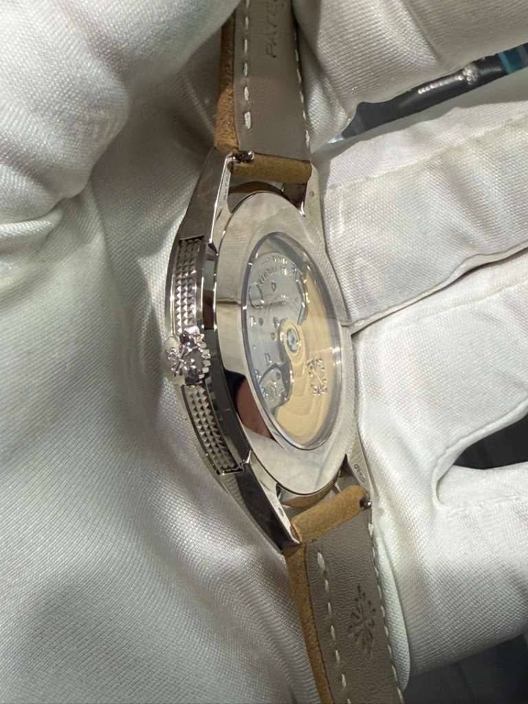 Patek Philippe Calatrava - 40 MM - White Gold - 5226G-001