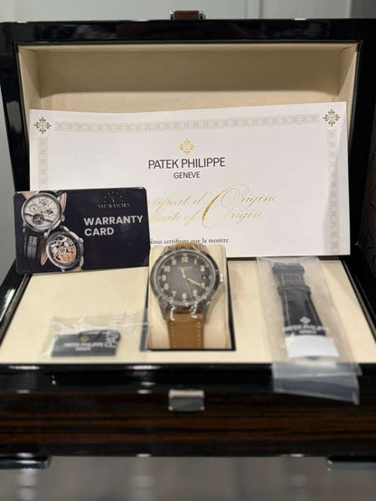 Patek Philippe Calatrava - 40 MM - White Gold - 5226G-001
