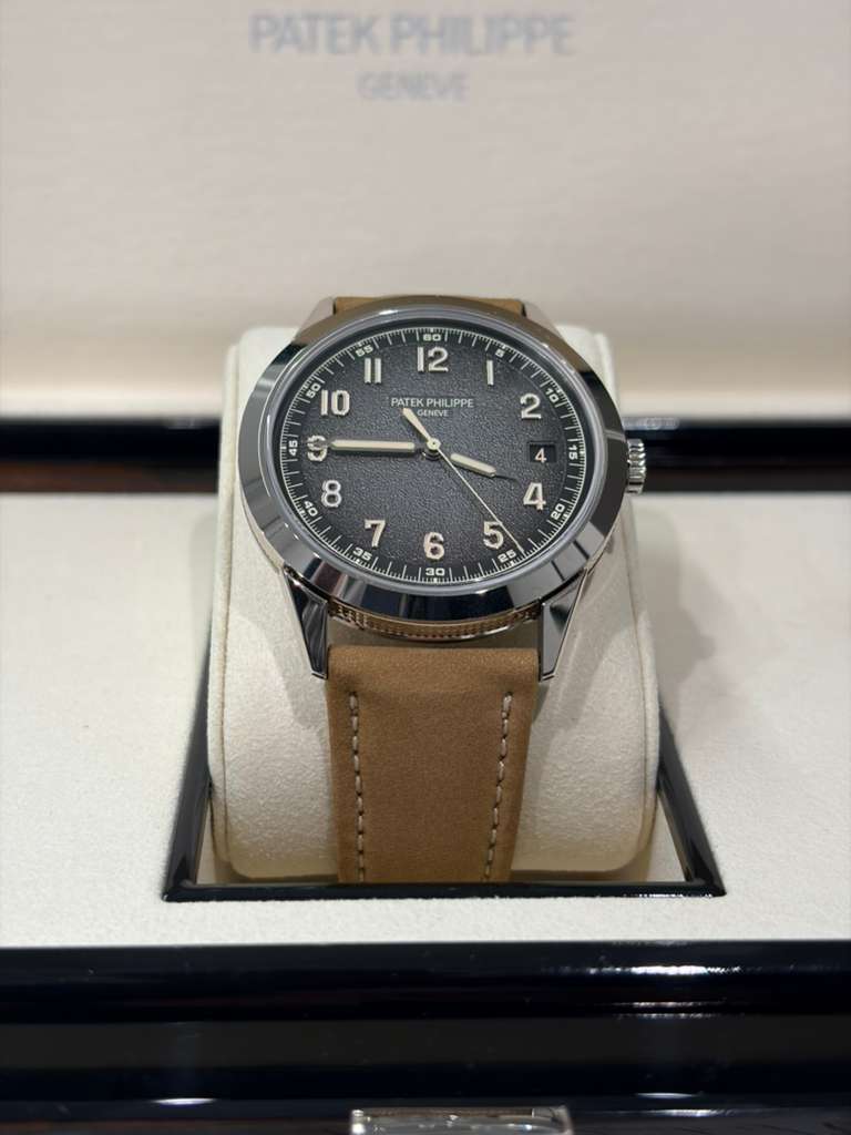 Patek Philippe Calatrava - 40 MM - White Gold - 5226G-001
