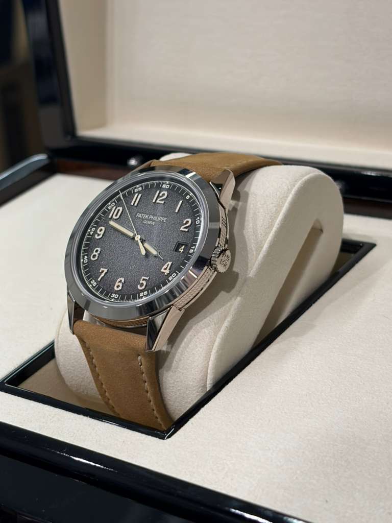 Patek Philippe Calatrava - 40 MM - White Gold - 5226G-001