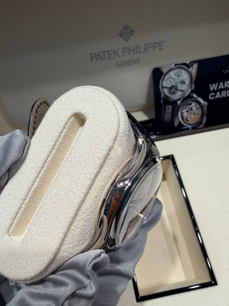 Patek Philippe Calatrava - 39 MM - White Gold - 5227G-010