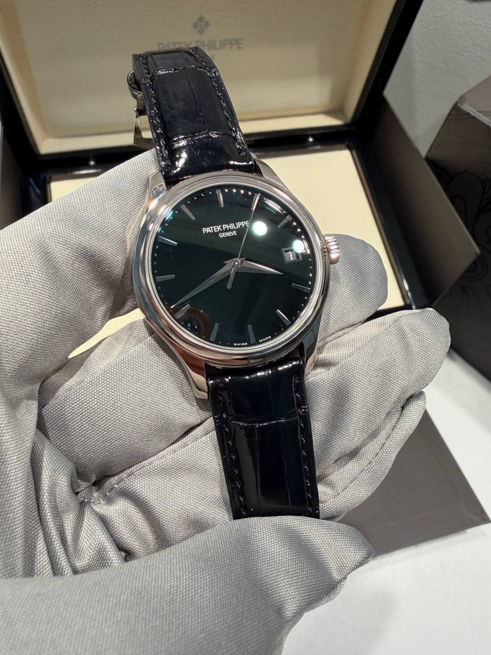 Patek Philippe Calatrava - 39 MM - White Gold - 5227G-010