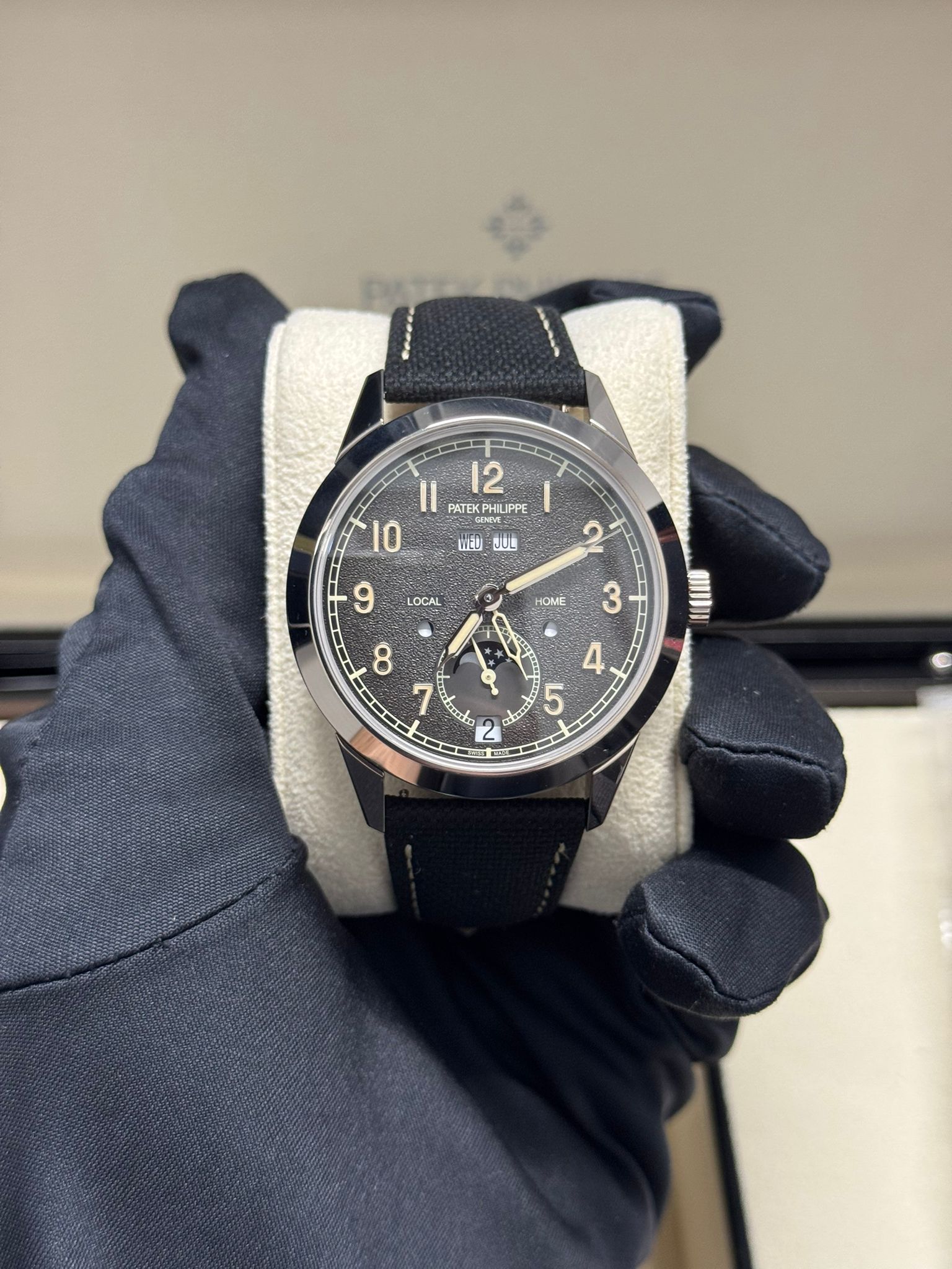 Patek Philippe Complications - Moonphase - White Gold - 41 MM - 5326G-001