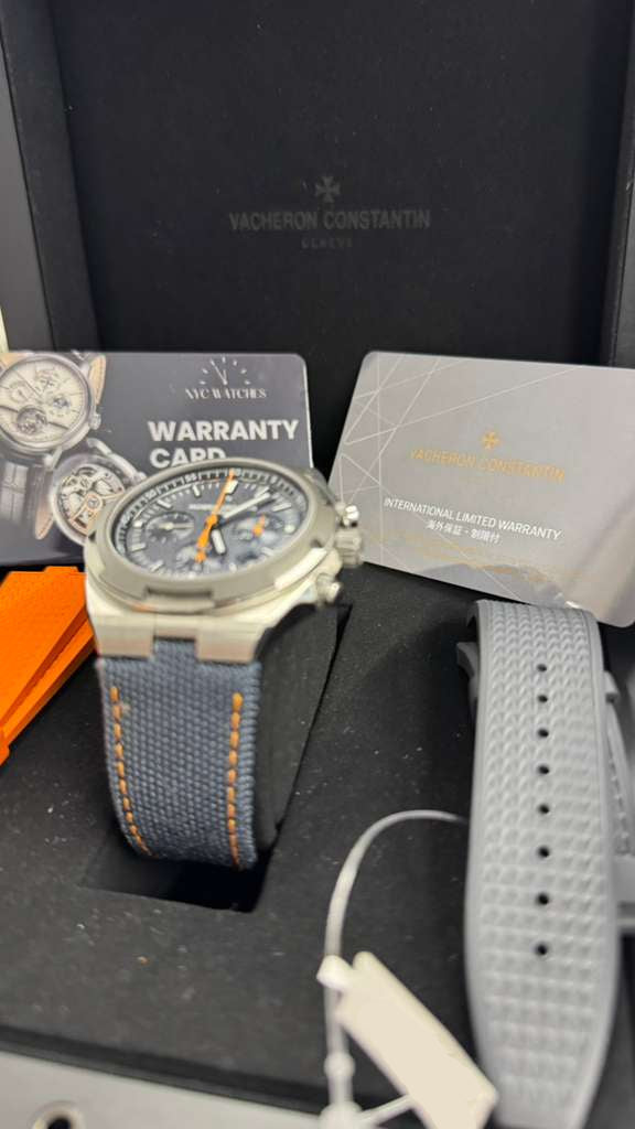 Vacheron Constantin - Overseas "Everest" - Limited Edition - 42.5 MM - Titanium and Stainless Steel - Grey/Blue Dial - Grey Fabric Bracelet - 5510-000T-B923