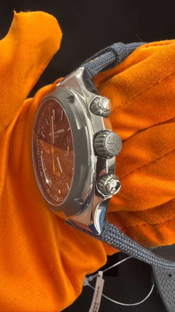 Vacheron Constantin - Overseas "Everest" - Limited Edition - 42.5 MM - Titanium and Stainless Steel - Grey/Blue Dial - Grey Fabric Bracelet - 5510-000T-B923