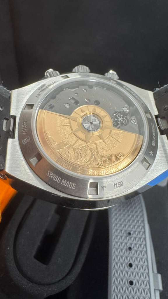 Vacheron Constantin - Overseas "Everest" - Limited Edition - 42.5 MM - Titanium and Stainless Steel - Grey/Blue Dial - Grey Fabric Bracelet - 5510-000T-B923