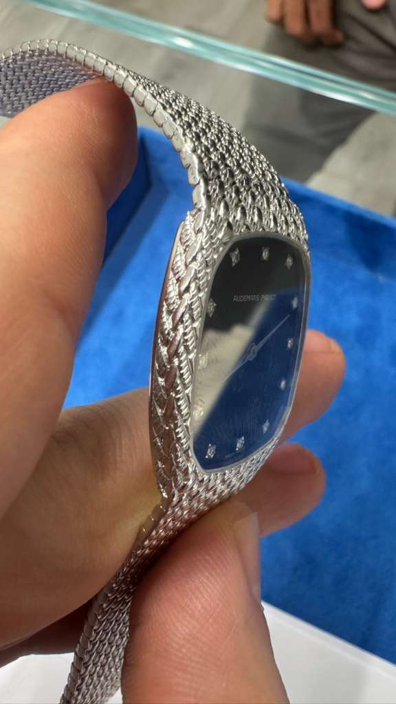 Audemars Piguet - Vintage Cobra - 32 MM - White Gold - Blue Diamond Dial - 56525