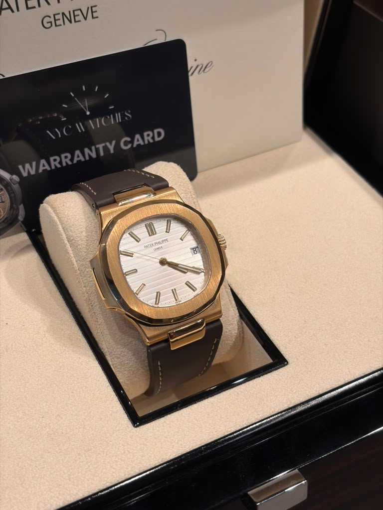 Patek Philippe Nautilus - 43 x 38 MM - Yellow Gold - 5711J
