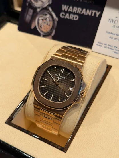 Patek Philippe Nautilus - 40 MM - Rose Gold - 5711/1R-001 Caliber 330 Movement