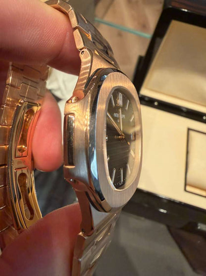 Patek Philippe Nautilus - 40 MM - Rose Gold - 5711/1R-001 Caliber 324 Movement
