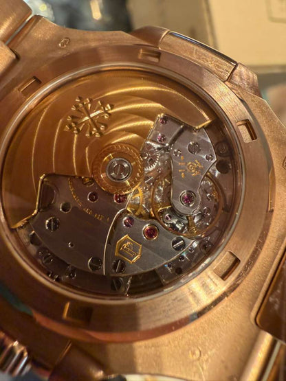 Patek Philippe Nautilus - 40 MM - Rose Gold - 5711/1R-001 Caliber 324 Movement