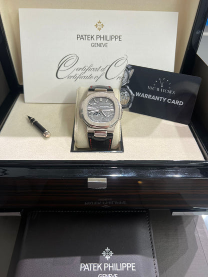 Patek Philippe Nautilus - Moonphase - 40 MM - White Gold - 5712G-001