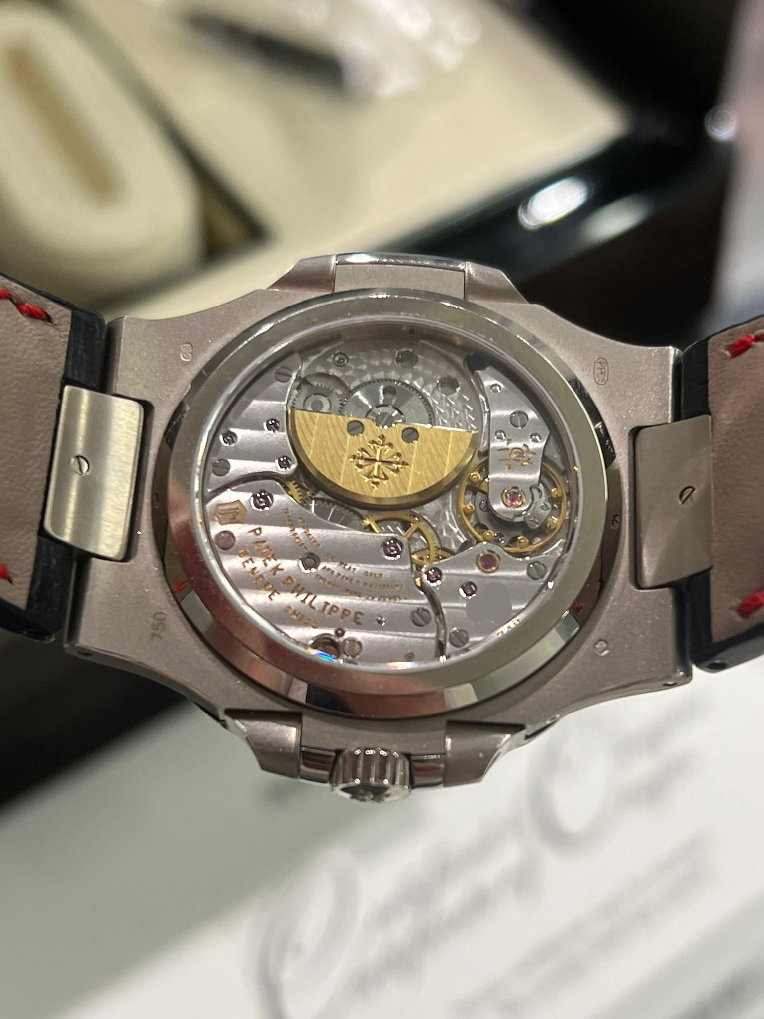 Patek Philippe Nautilus - Moonphase - 40 MM - White Gold - 5712G-001