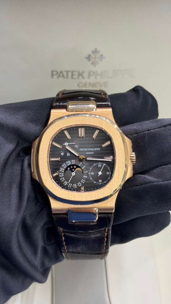 Patek Philippe Nautilus - 40 MM - 5712R-001