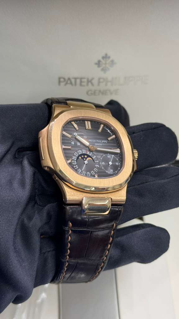 Patek Philippe Nautilus - 40 MM - 5712R-001