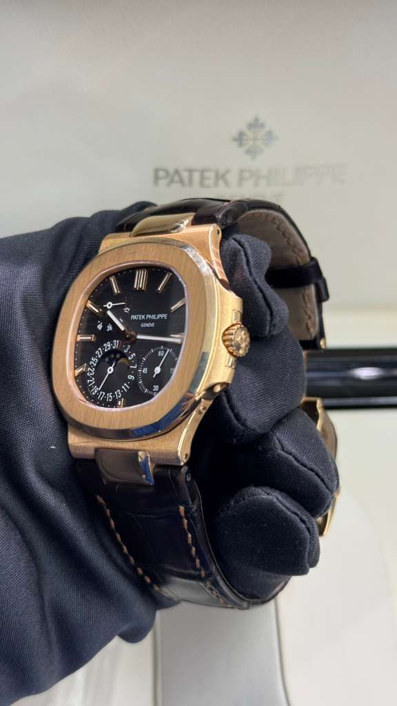 Patek Philippe Nautilus - 40 MM - 5712R-001