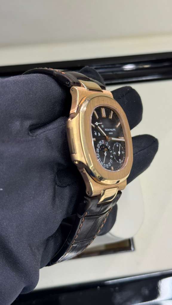 Patek Philippe Nautilus - 40 MM - 5712R-001