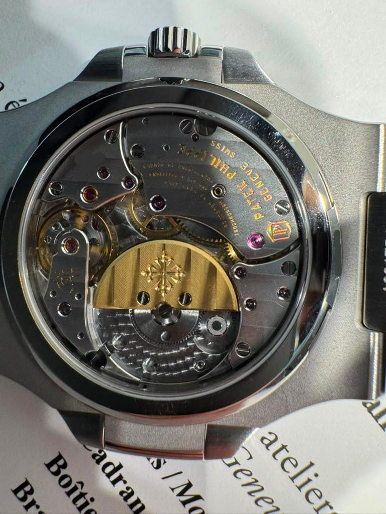 Patek Philippe Nautilus - 40 MM - Steel - 5712/1A-001