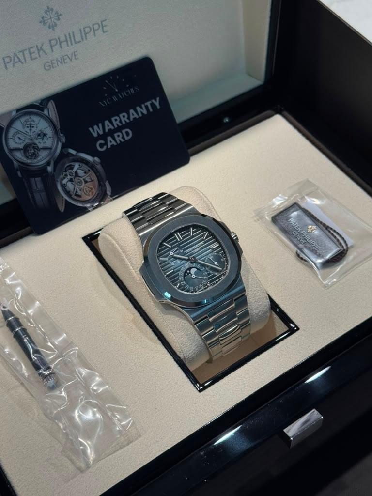 Patek Philippe Nautilus - 40 MM - Steel - 5712/1A-001