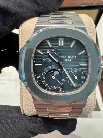 Patek Philippe Nautilus - 40 MM - Steel - 5712/1A-001