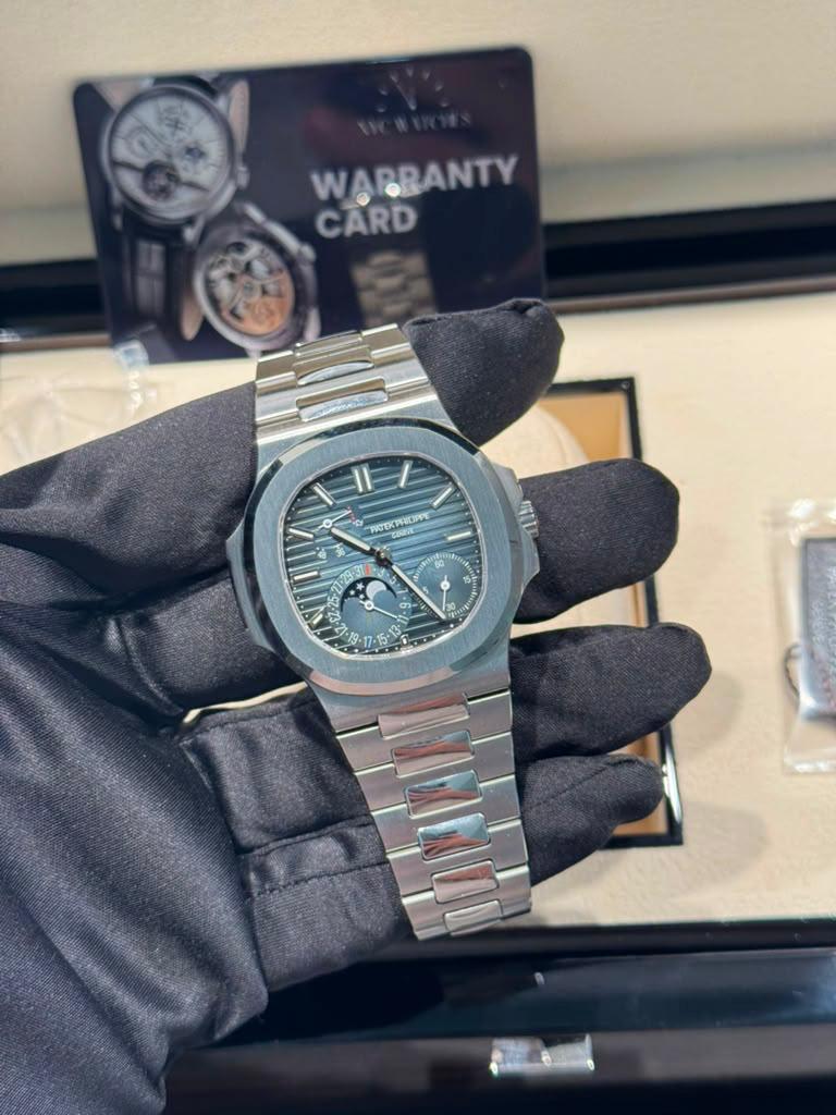 Patek Philippe Nautilus - 40 MM - Steel - 5712/1A-001